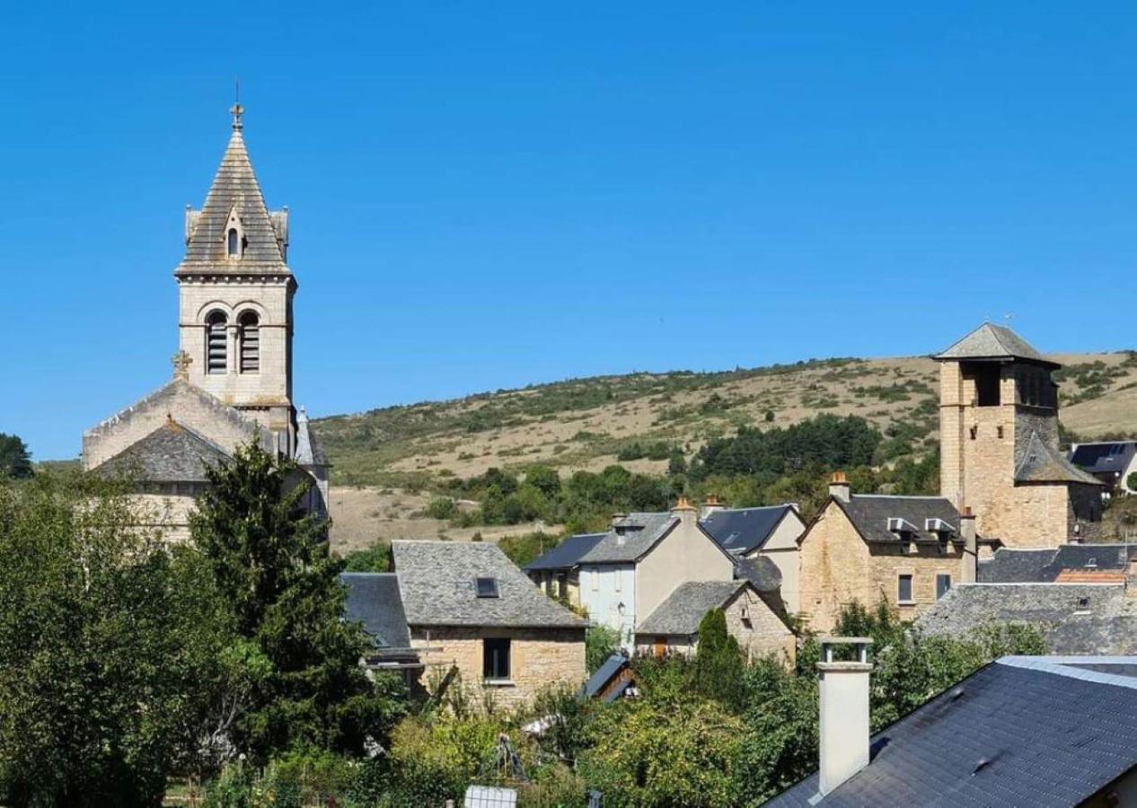 Le Gite De La Vieille Eglise De Coussergues Ngoại thất bức ảnh
